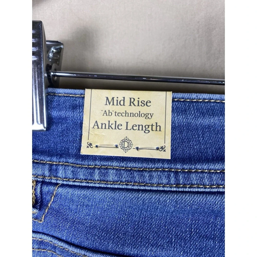 NWT Democracy "Ab"technology Jeans Womens 4 Slimming Ankle Length Model Off-Duty - Picture 7 of 10